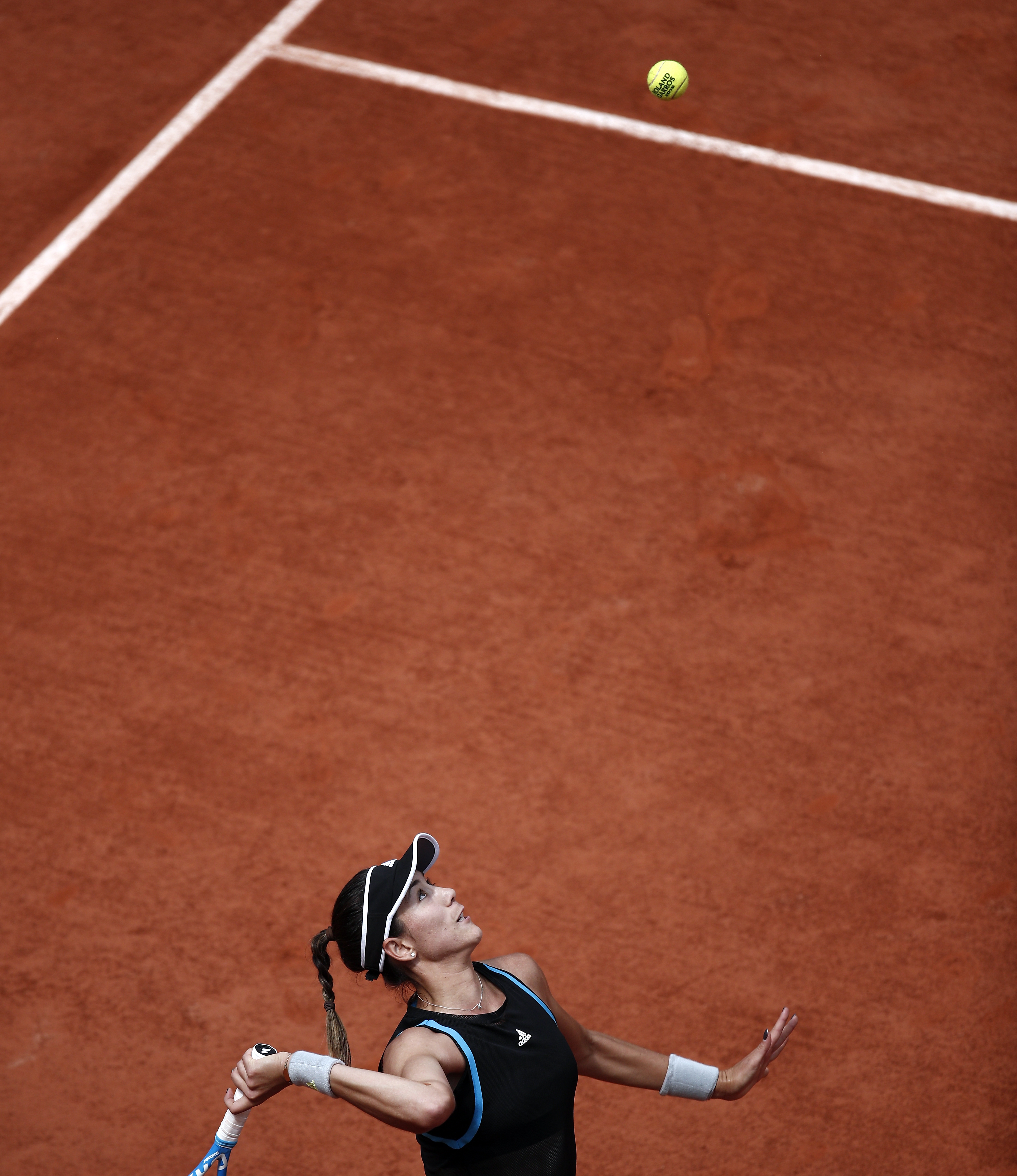 纽卡斯尔围绕欧联防线松动穆古鲁扎在日本队比赛中挺进下一轮，尤文图斯门线救险备战意大利杯直接炸裂的简单介绍